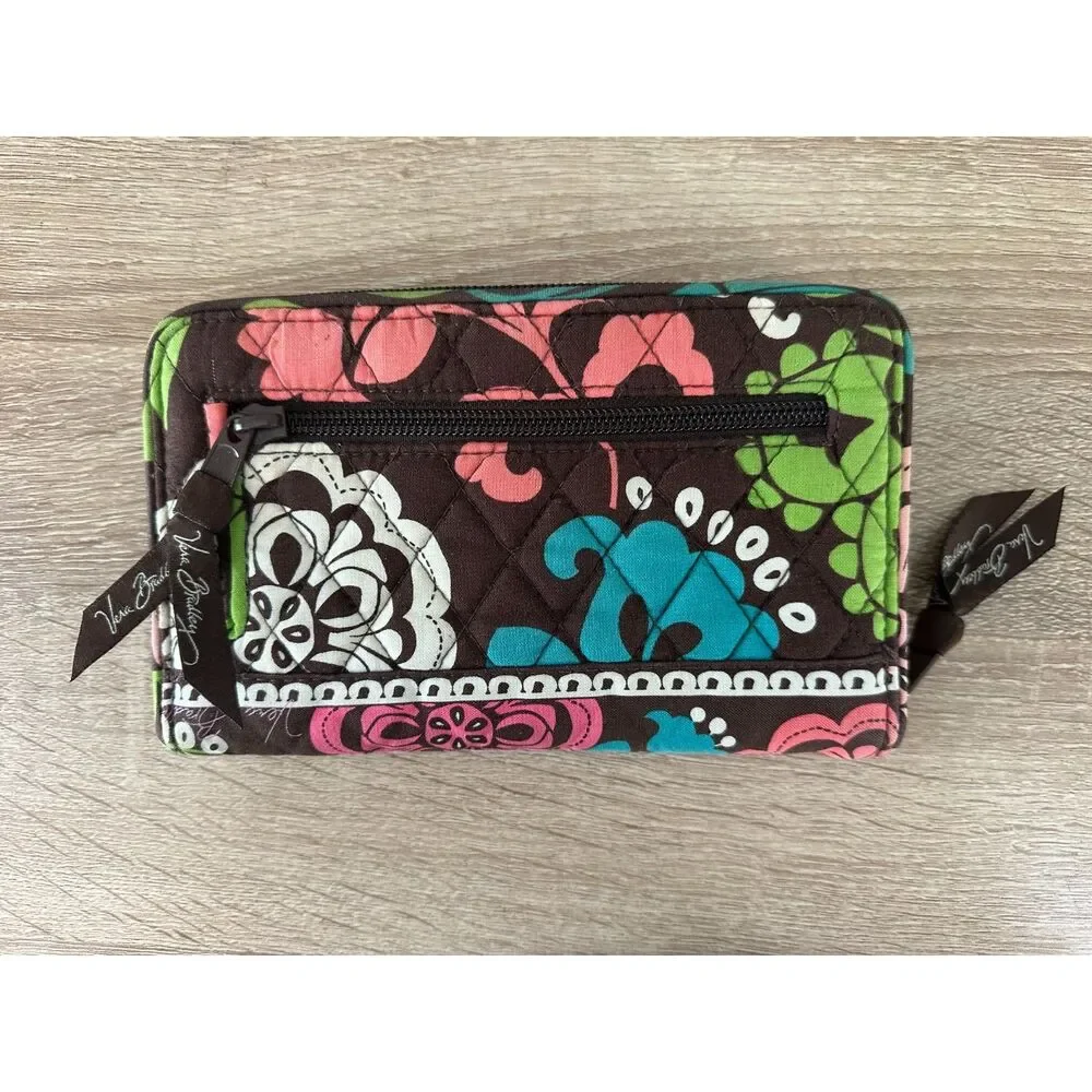 Vera Bradley Lola Turn Lock Wallet Quilted Paisley Retired Pattern Floral Multi - Picture 2 of 15